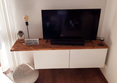 Kleiner TV-Schrank "Besta-Ikea"